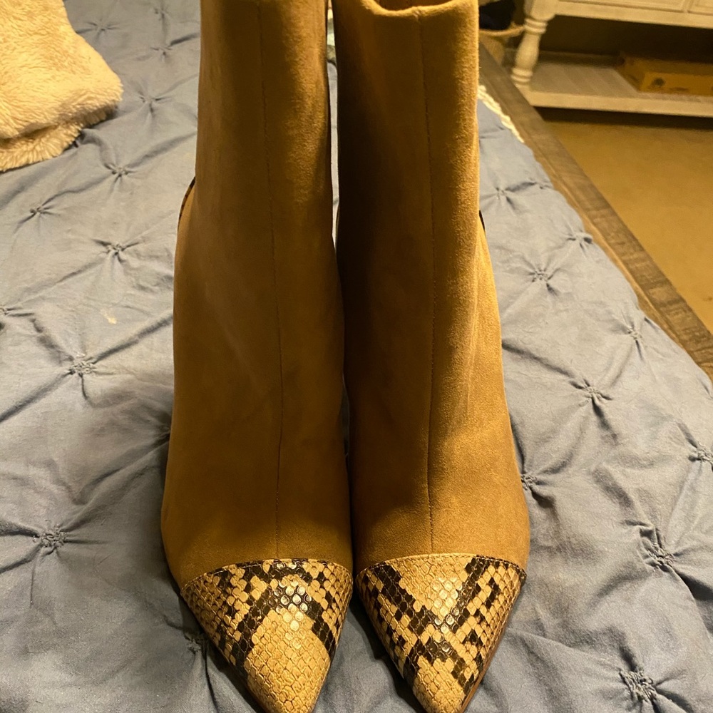 Taupe Heeled Boots w Snake Detail